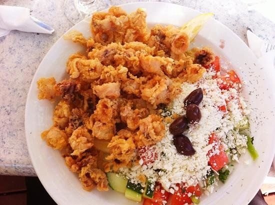 Leo's Pizza & Greek Taverna