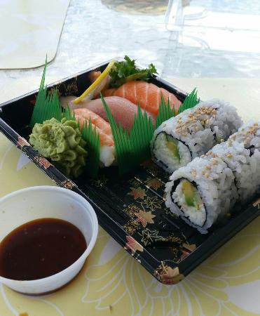 Sakura Sushi & Grill