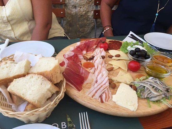 Konoba Pizzeria 'Peline'