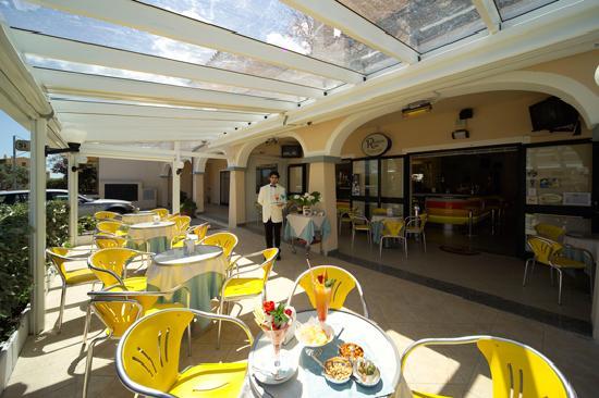 Gelateria Cocktail Bar Riss