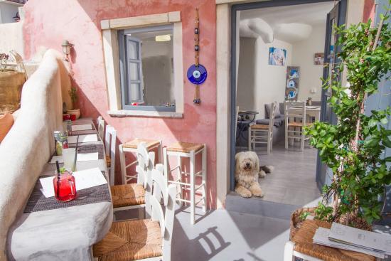 Vitrin Cafe Creperie