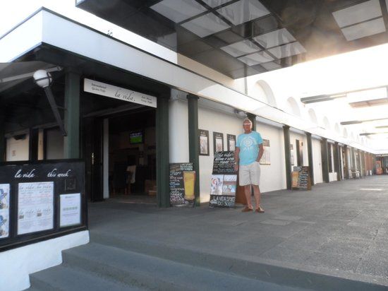 La Vida Music Lounge Bar