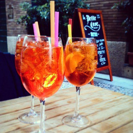 La Petite Cave Bar a Vin