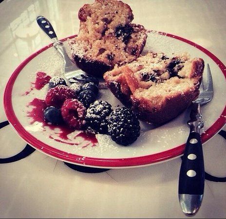 'Gusto Cafe & Rotisserie