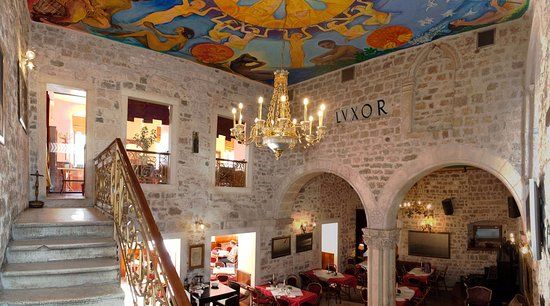 Lvxor Kavana & Restoran