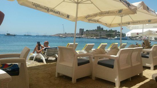 Deep House Shisha Lounge & Beach