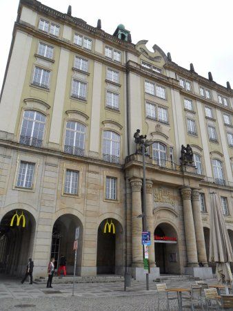 Mc Donald's Restaurant