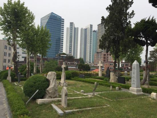 Yanghwajin Foreign Missionary Cemetery