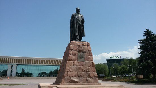 Monument to Abai Qunanbaiuli