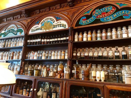 Hook's Drug Store Museum and Soda Fountain