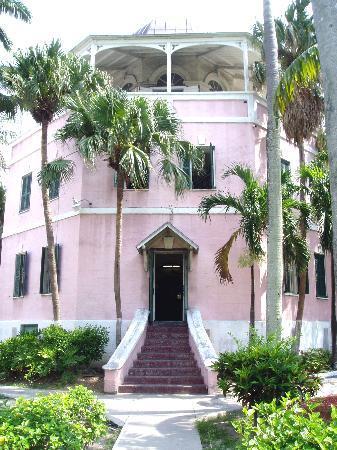 Nassau Public Library & Museum