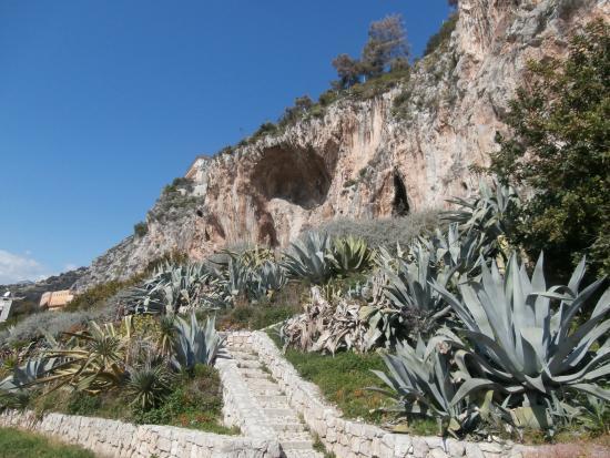 Spiaggia Balzi Rossi