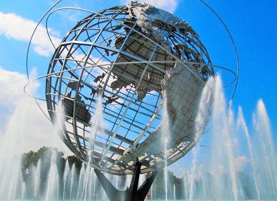 Globe en acier Unisphere