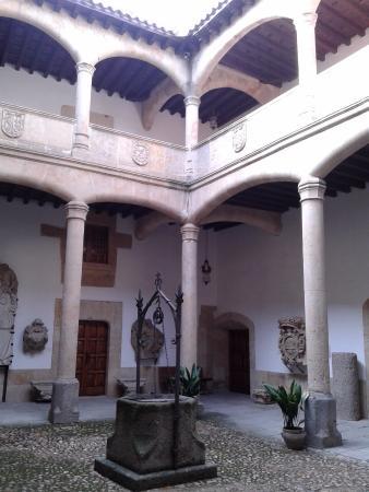 Museo Casa de los Doctores de la Reina de Salamanca