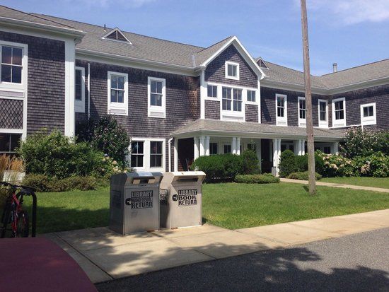 Oak Bluffs Public Library