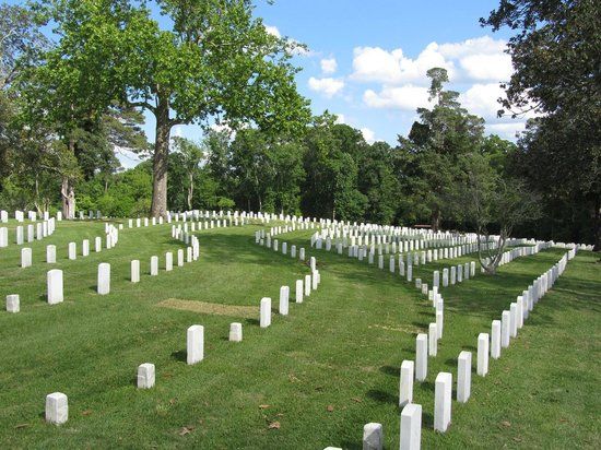 Natchez National Cemetery