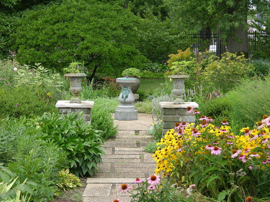 Luthy Botanical Garden