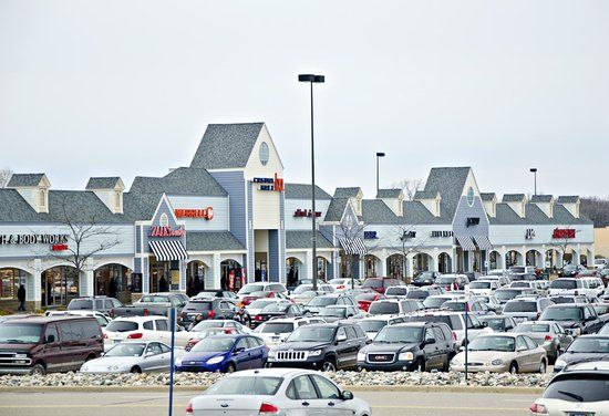 Howell Tanger Outlet Mall