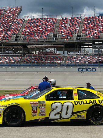Richard Petty Driving Experience