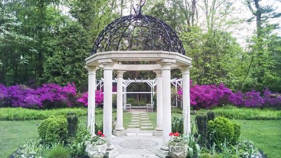 Sayen House and Gardens