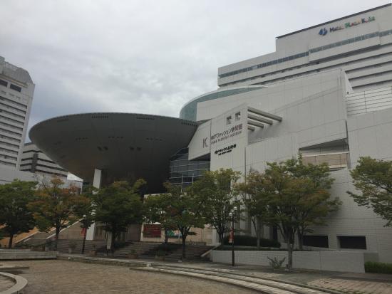 神戸ファッション美術館