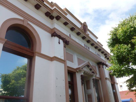 Left Bank Art Gallery