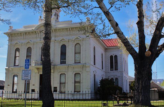 Mono County Courthouse