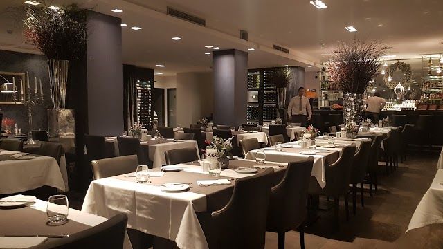 La Perle Noire Restaurant and Lounge