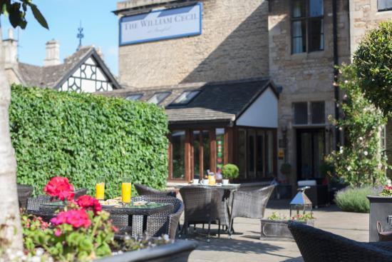 The William Cecil Bar & Restaurant