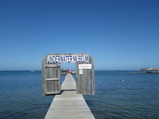 Bay Islands Underwater Museum