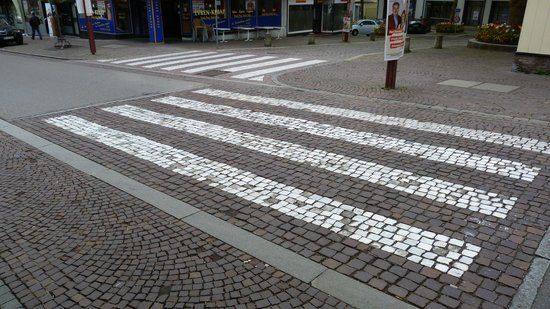 Zebrastreifen aus Carrara-Marmor