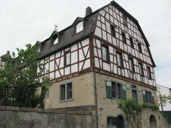 Halfenhaus