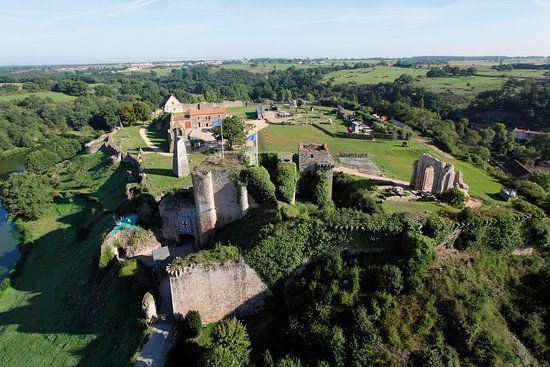 Château de Tiffauges