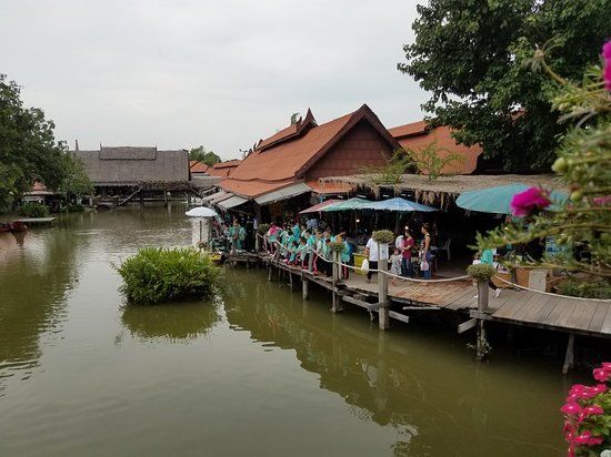 Ayothaya Floating Market