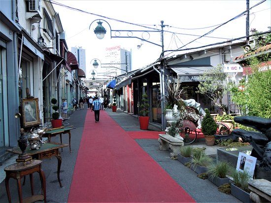 Le Marché Biron