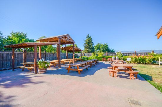 Larson Family Winery