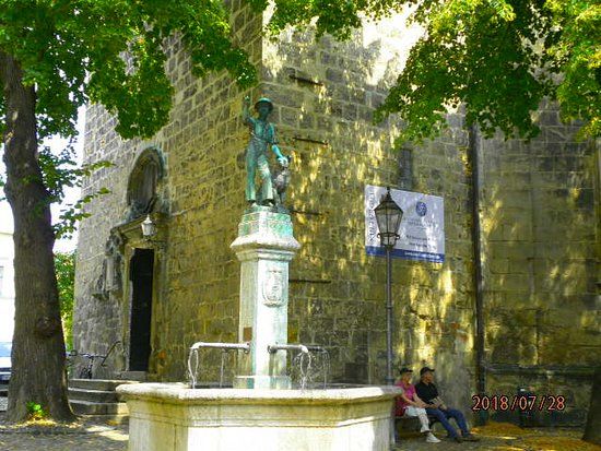 Der Schachtbrunnen