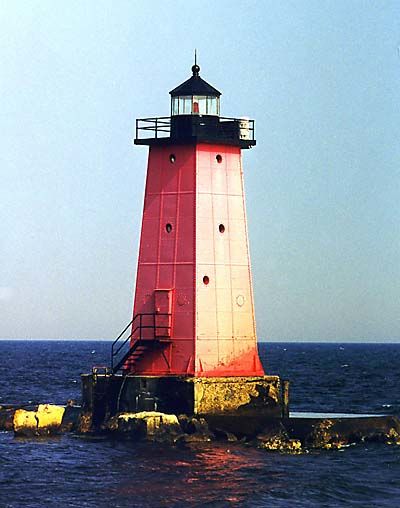 Manistique East Breakwater Light