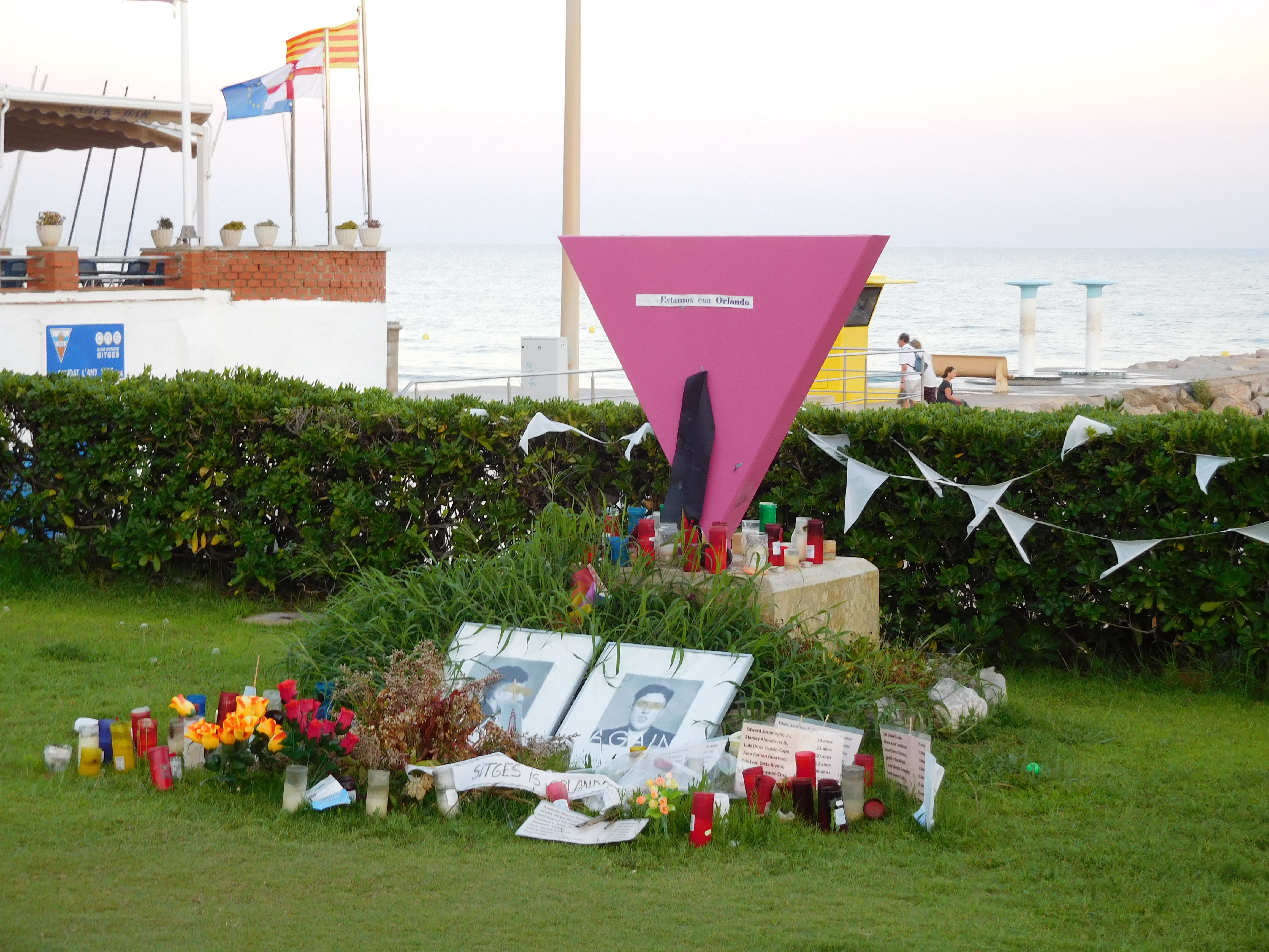 Escultura al colectivo homosexual