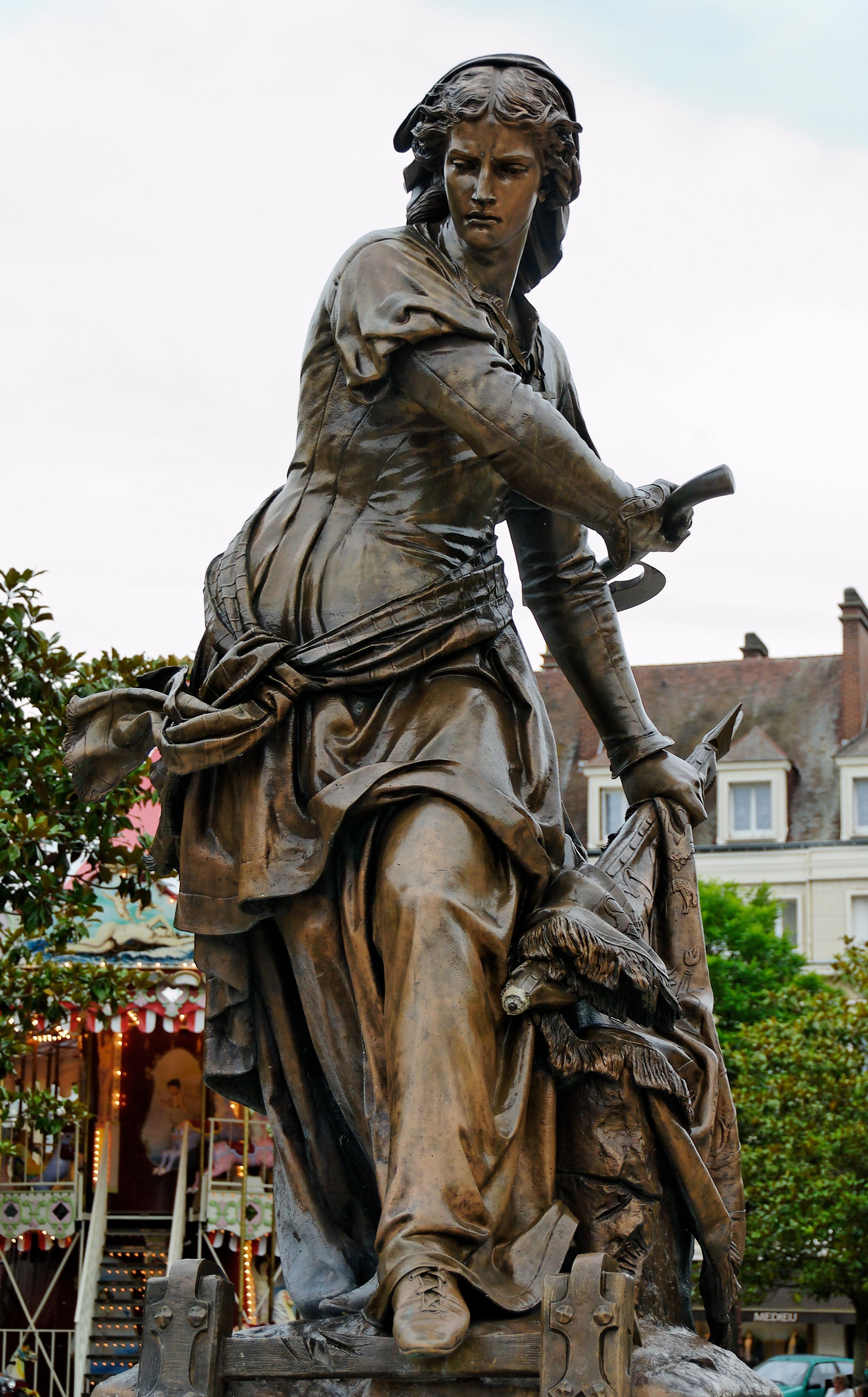 statue de Jeanne Hachette à Beauvais