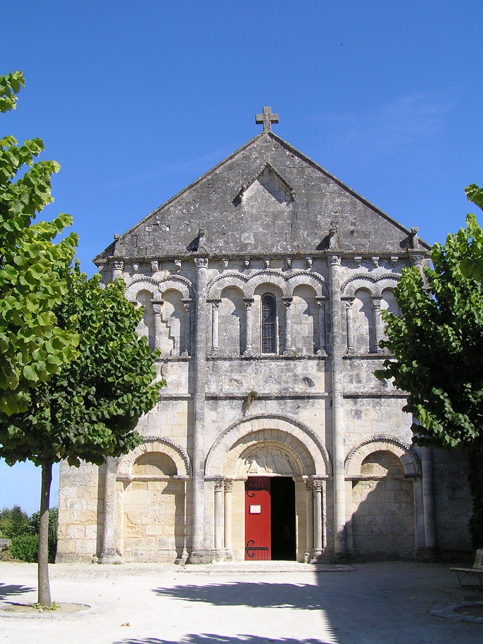 église Saint-Pierre de Linars