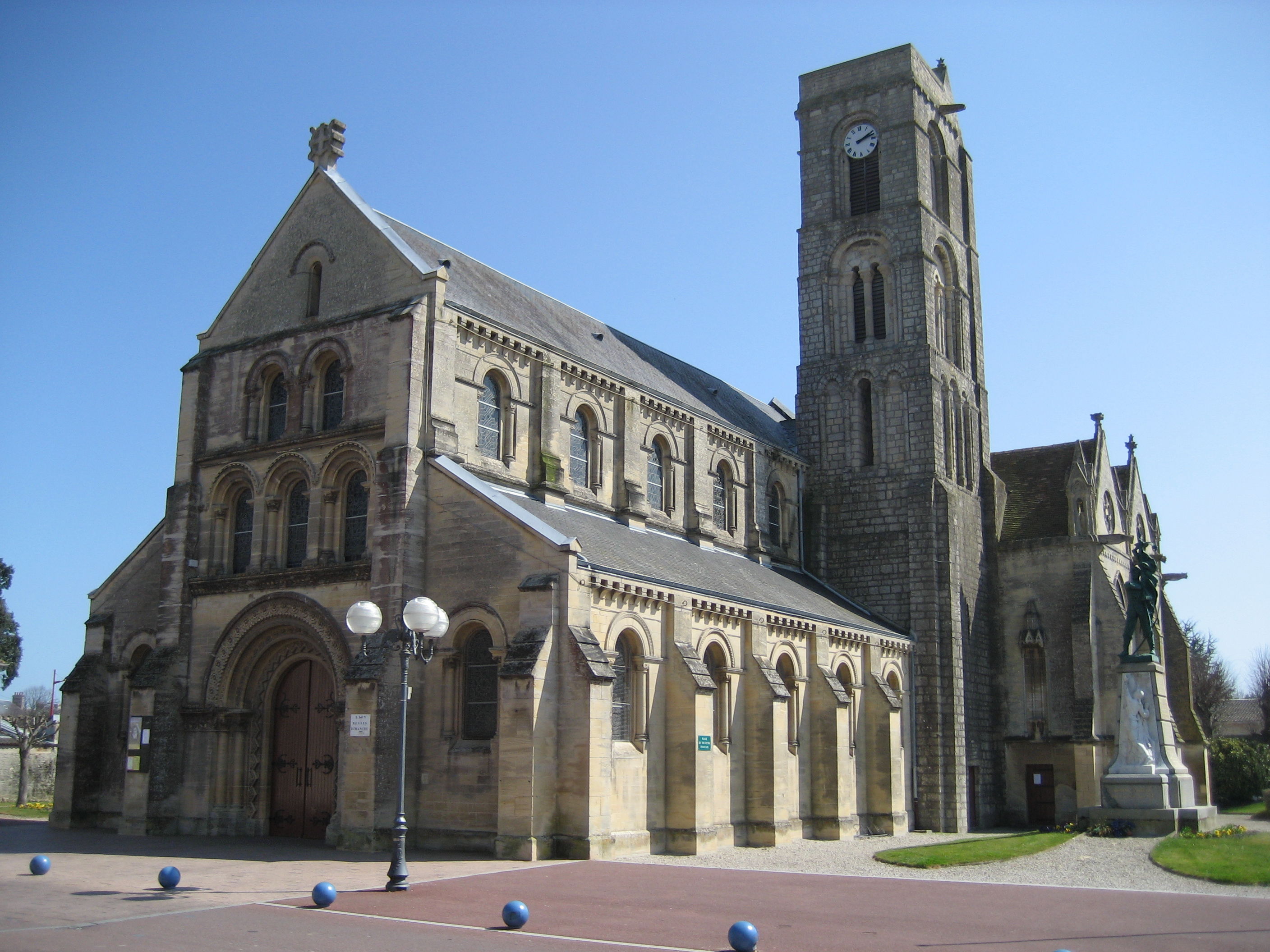 église Saint-Pierre de Lion-sur-Mer