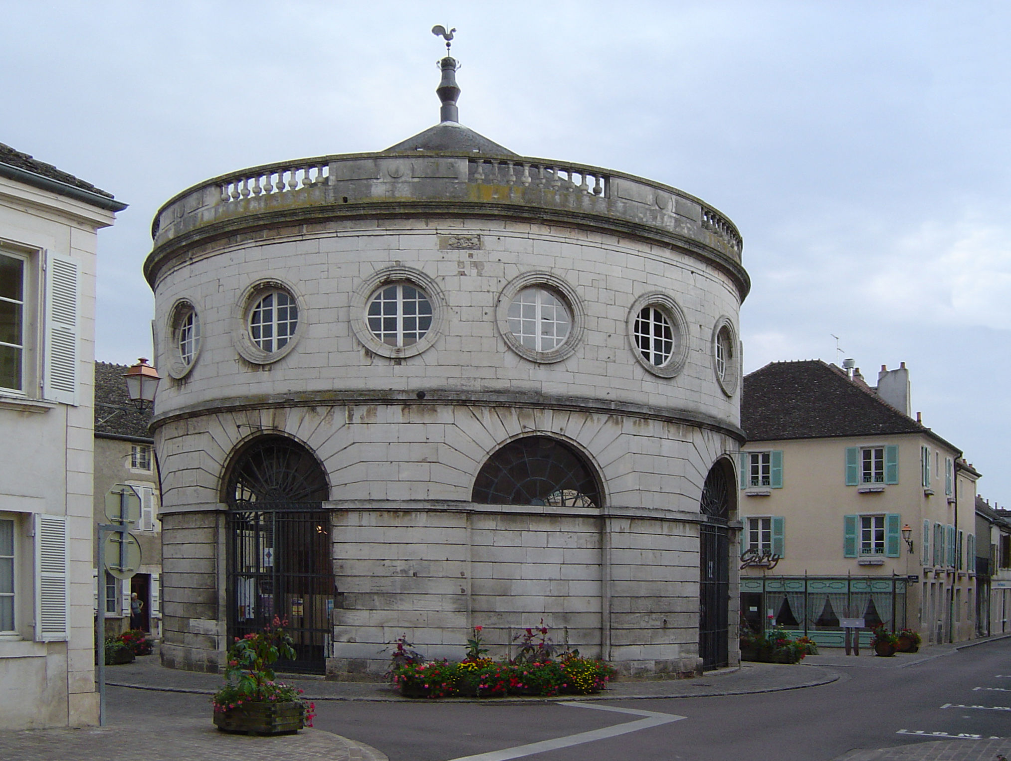 halle ronde de Givry