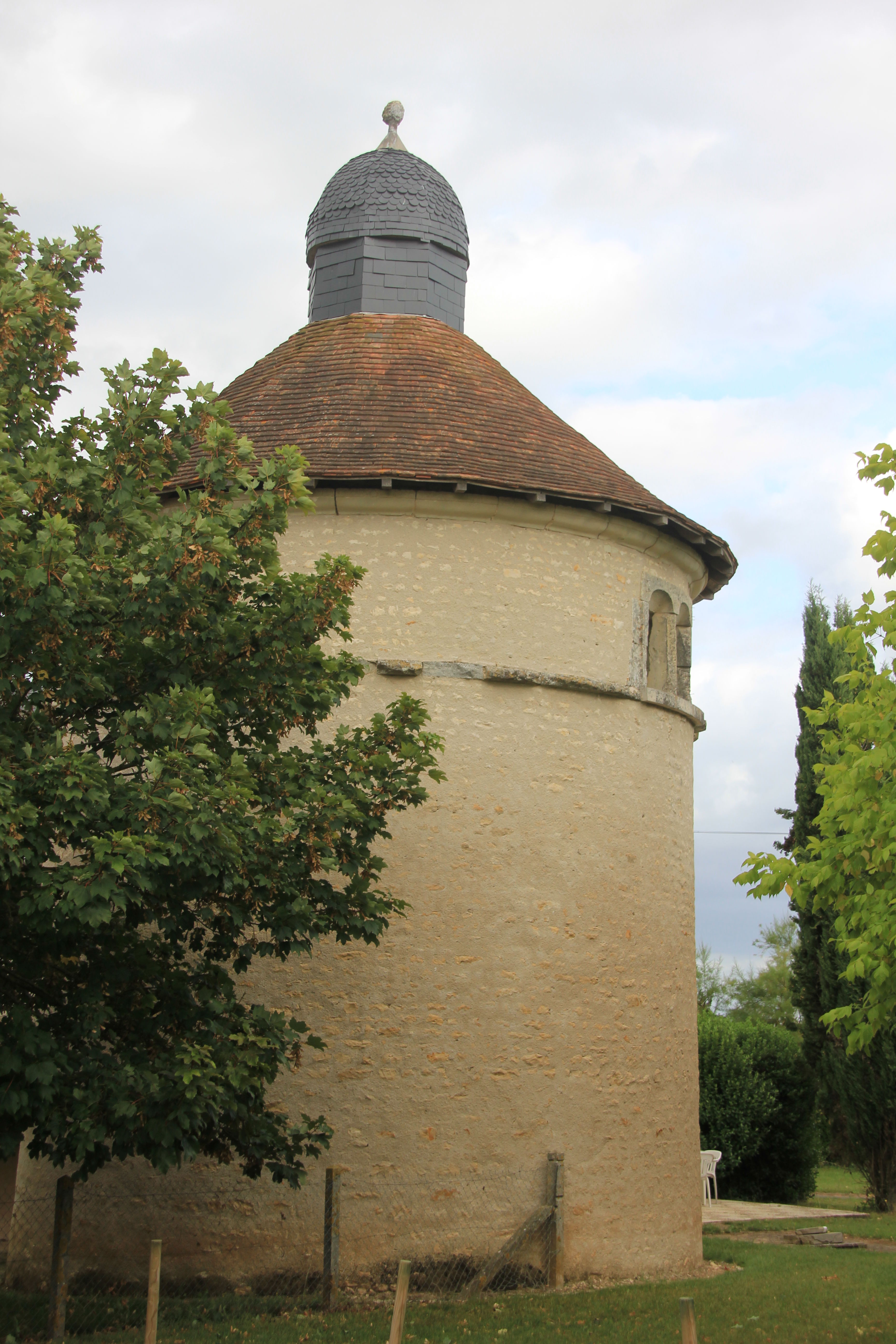 pigeonnier de Vendeuvre-du-Poitou