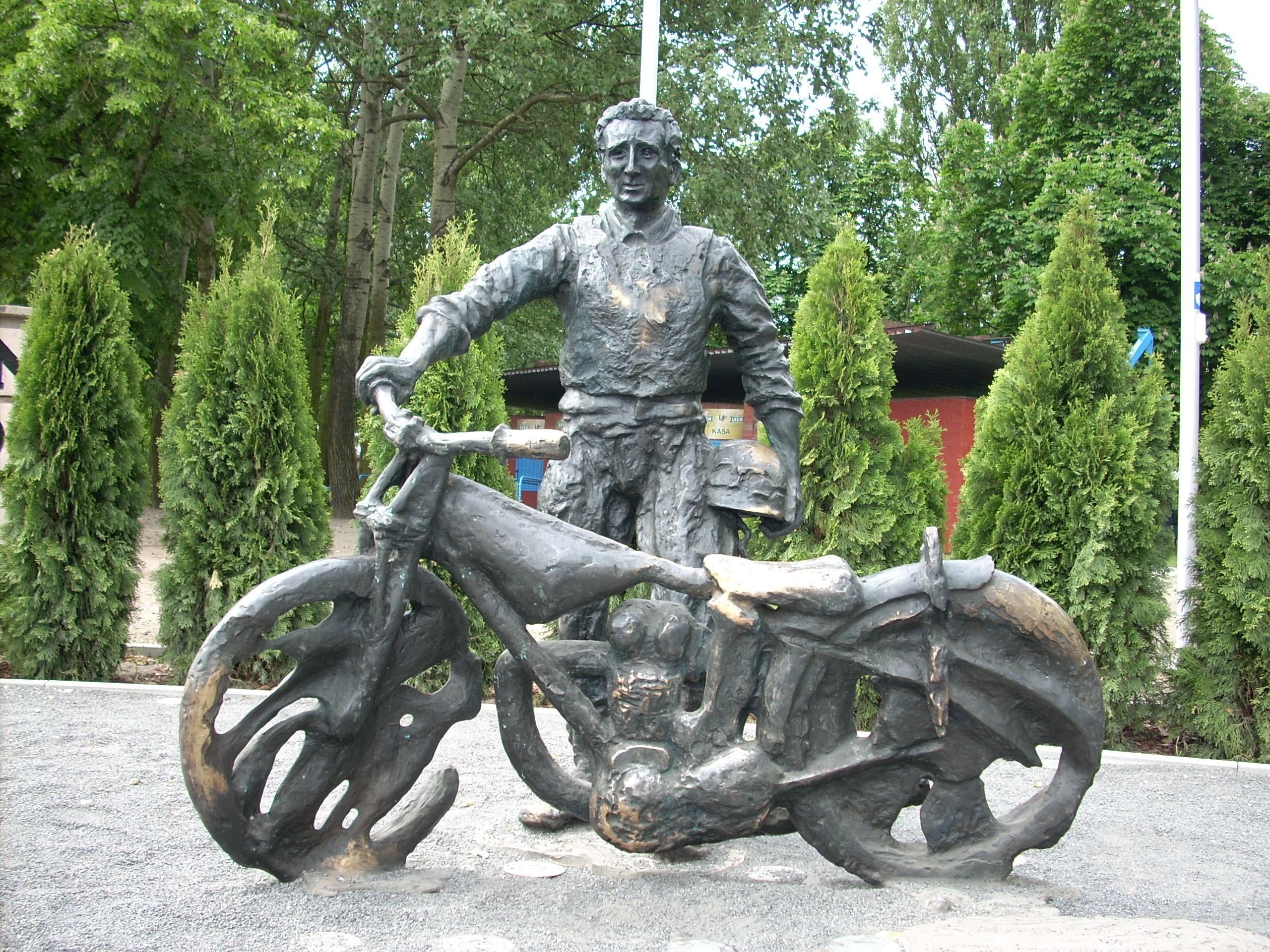 Pomnik Alfreda Smoczyka w Lesznie