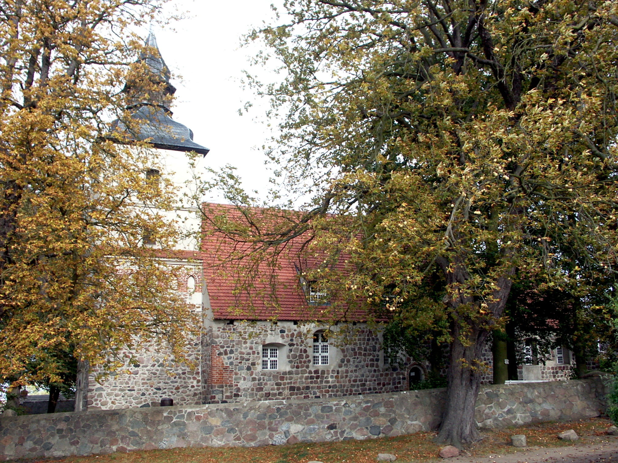 Kirche Benz