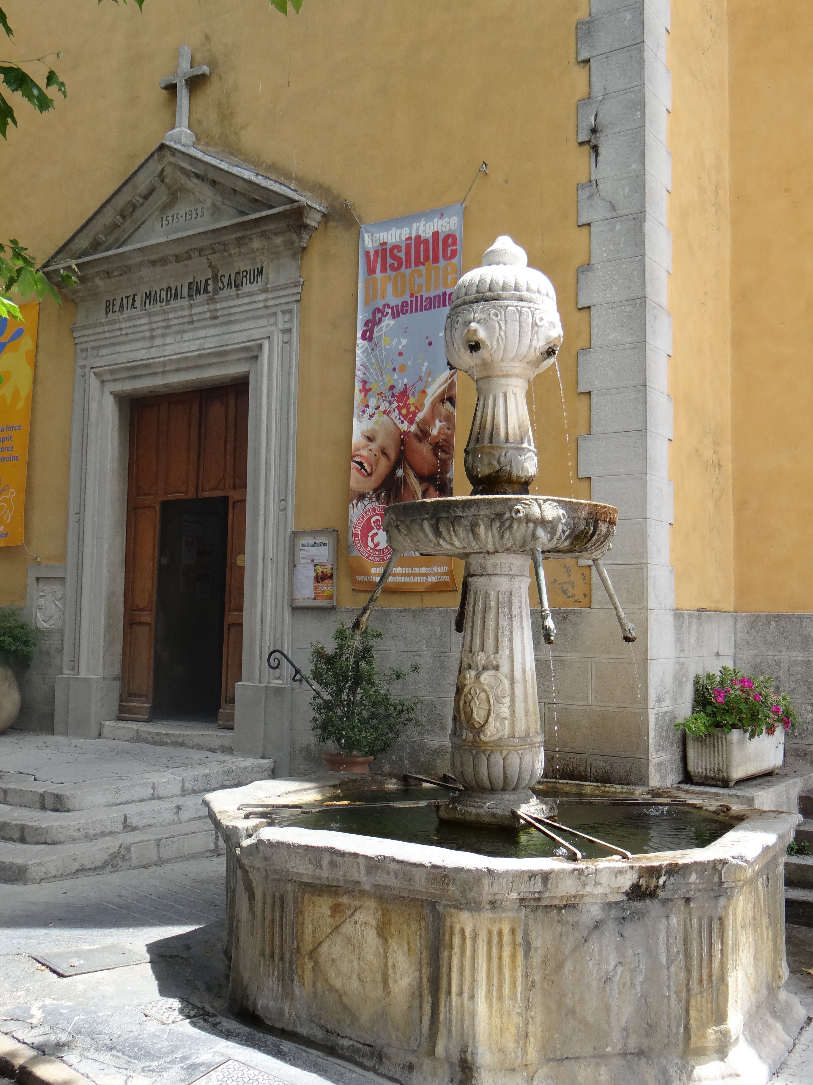fontaine de Contes
