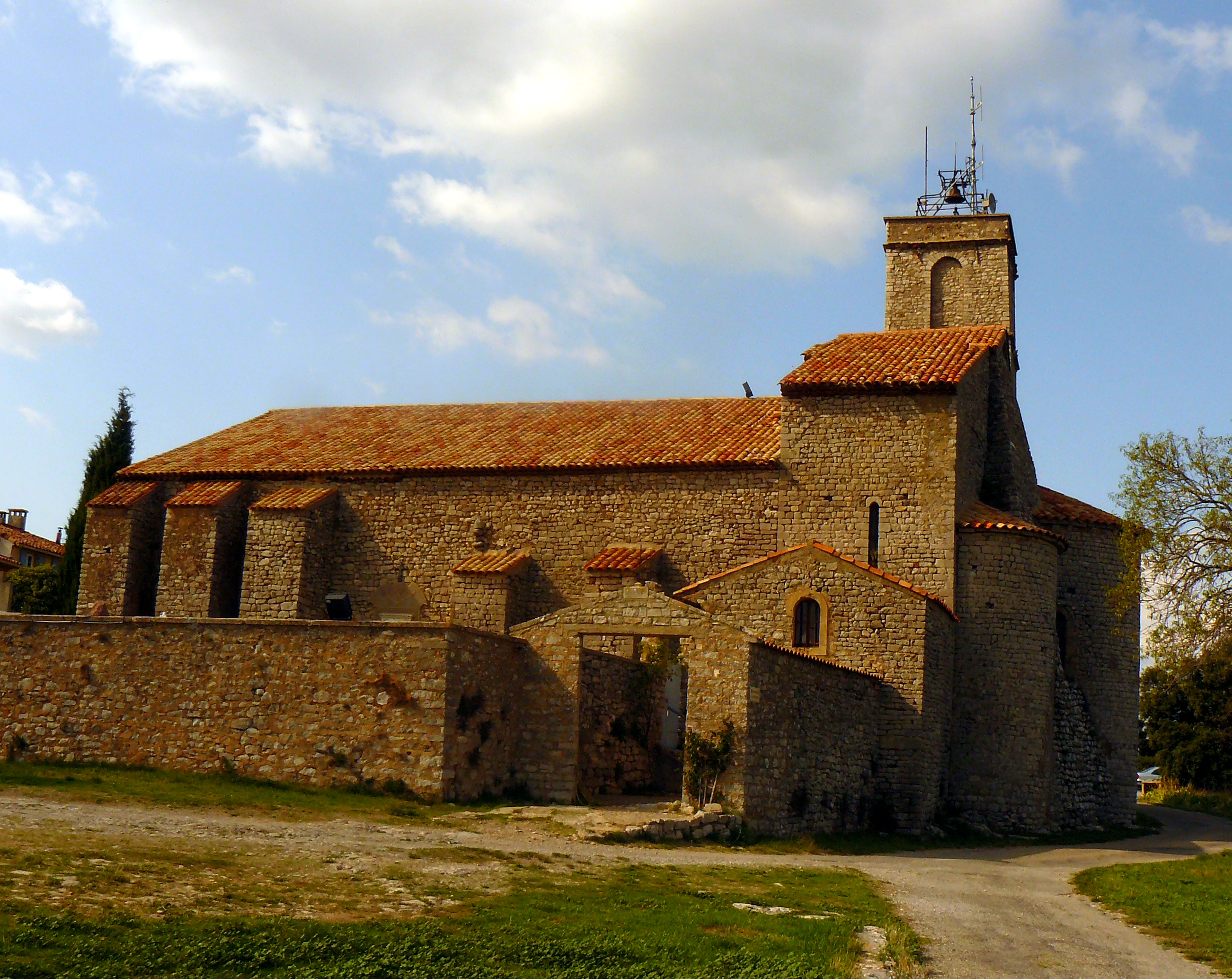 église Saint-Julien-et-Sainte-Trinité de Saint-Julien