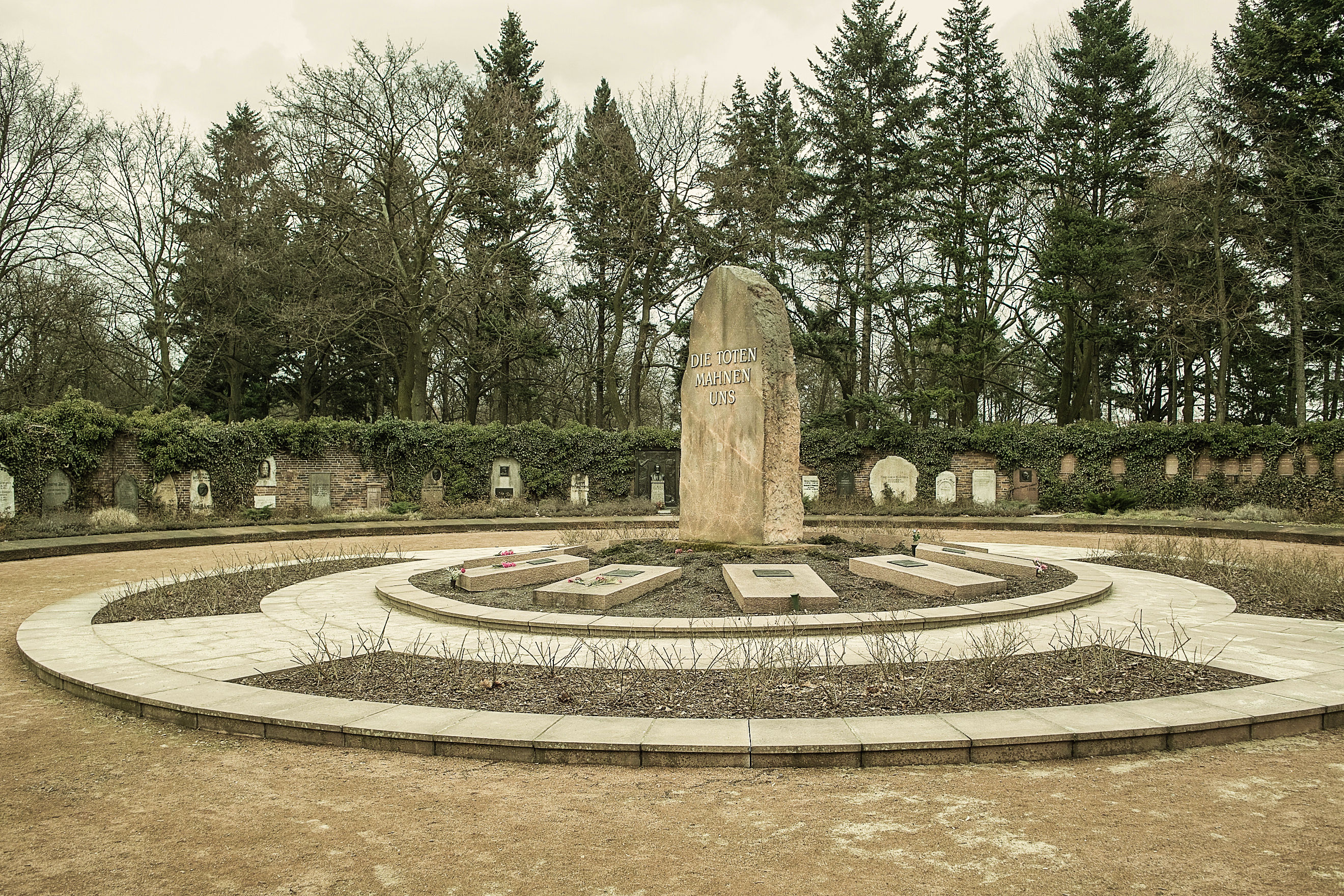 Memorial to the Socialists