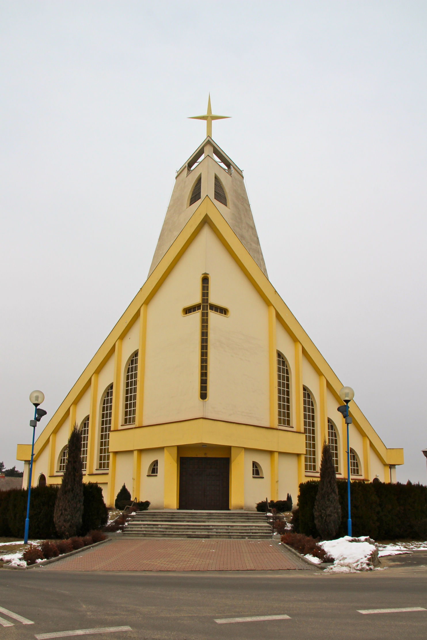 Parafia św. Anny i św. Joachima w Gogolinie-Karłubcu